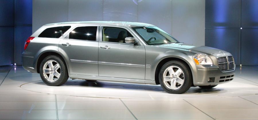 Dodge Magnum R/T 2005 года  (фото 23 из 39)